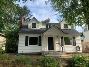 Building Photo - Impecable Remodel of Historic Eastmoreland...