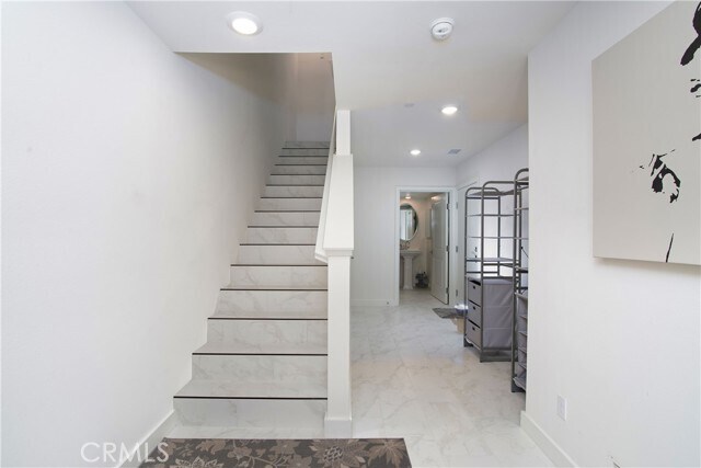 Building Photo - 1523 Doheny Way