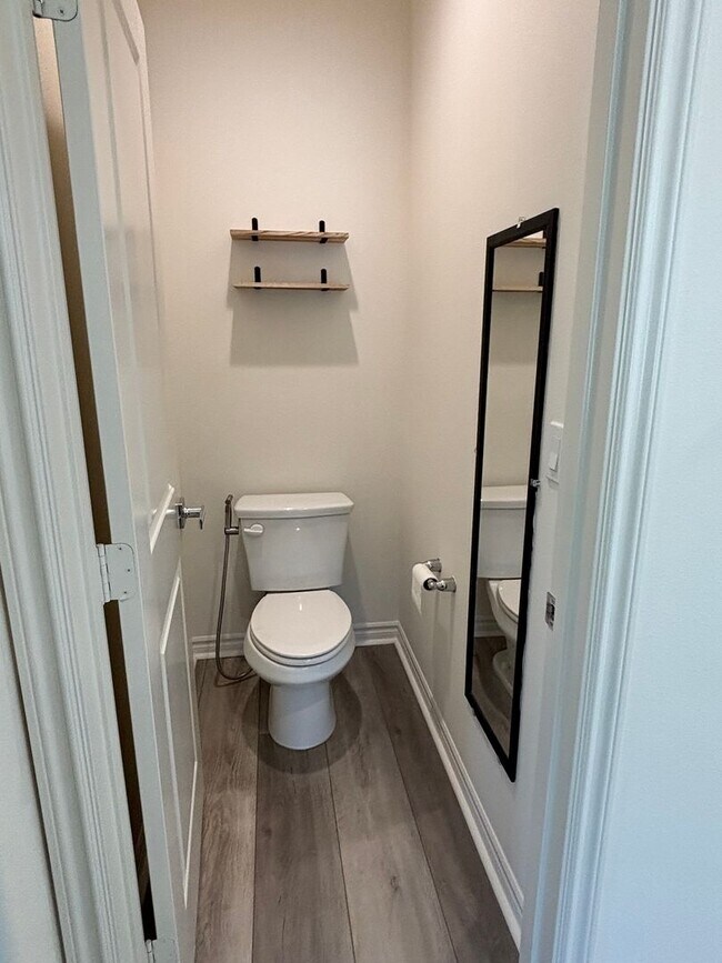 Building Photo - Bright Four-Bedroom Townhome in Whittier and Walkable Palm Park