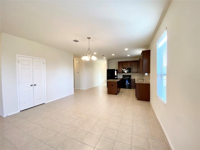 Building Photo - 5216 Cressler Ln