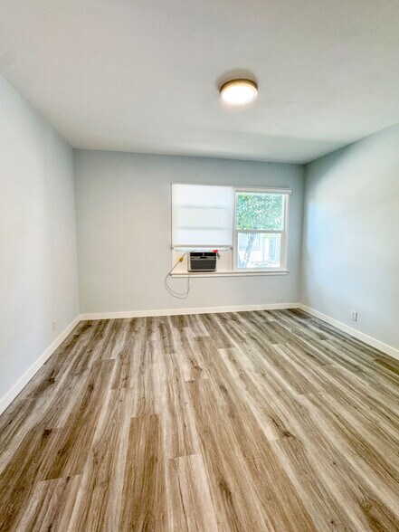 Building Photo - 5242 Comercio Ave