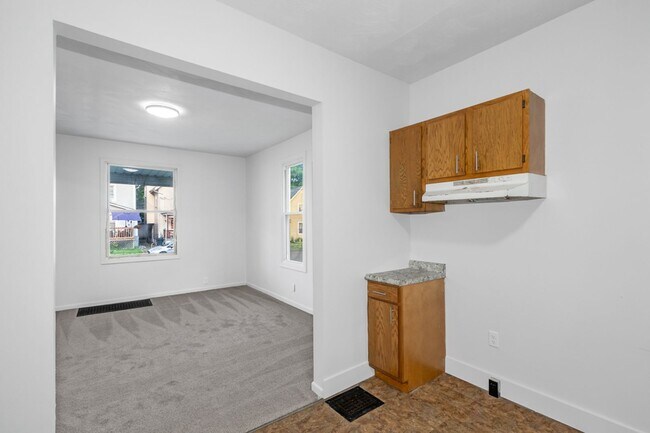 Building Photo - 705 Smith Ave SW