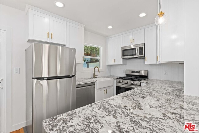 Building Photo - 1942 Chickasaw Ave