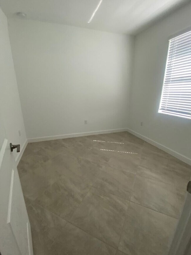 Building Photo - 4 bedroom 3 bathroom home in Timber Creek