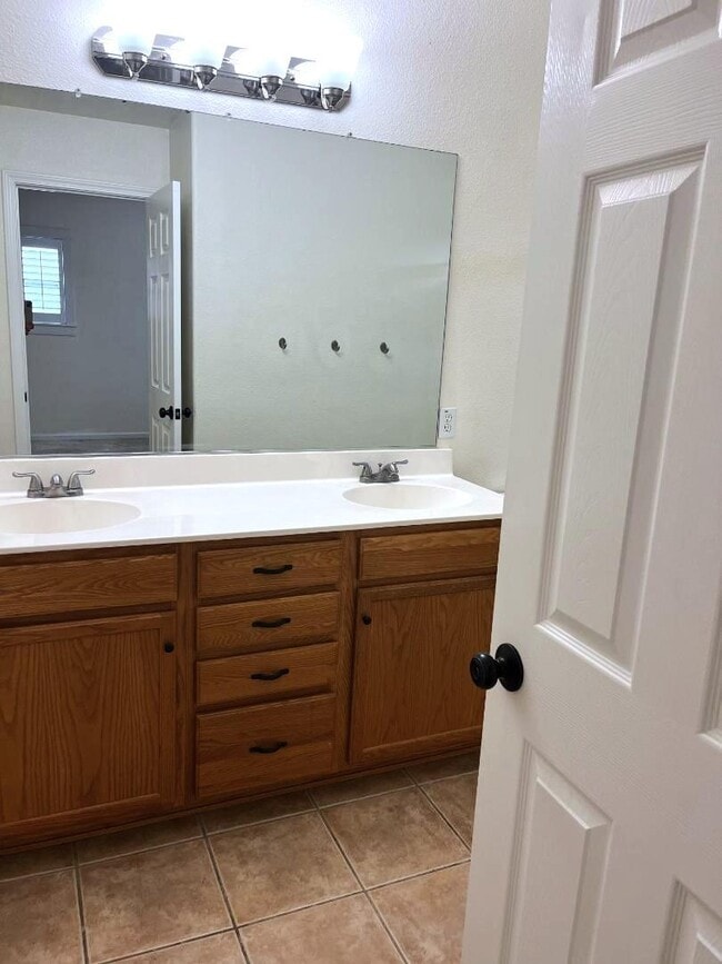 Building Photo - 730 Tatum Ave