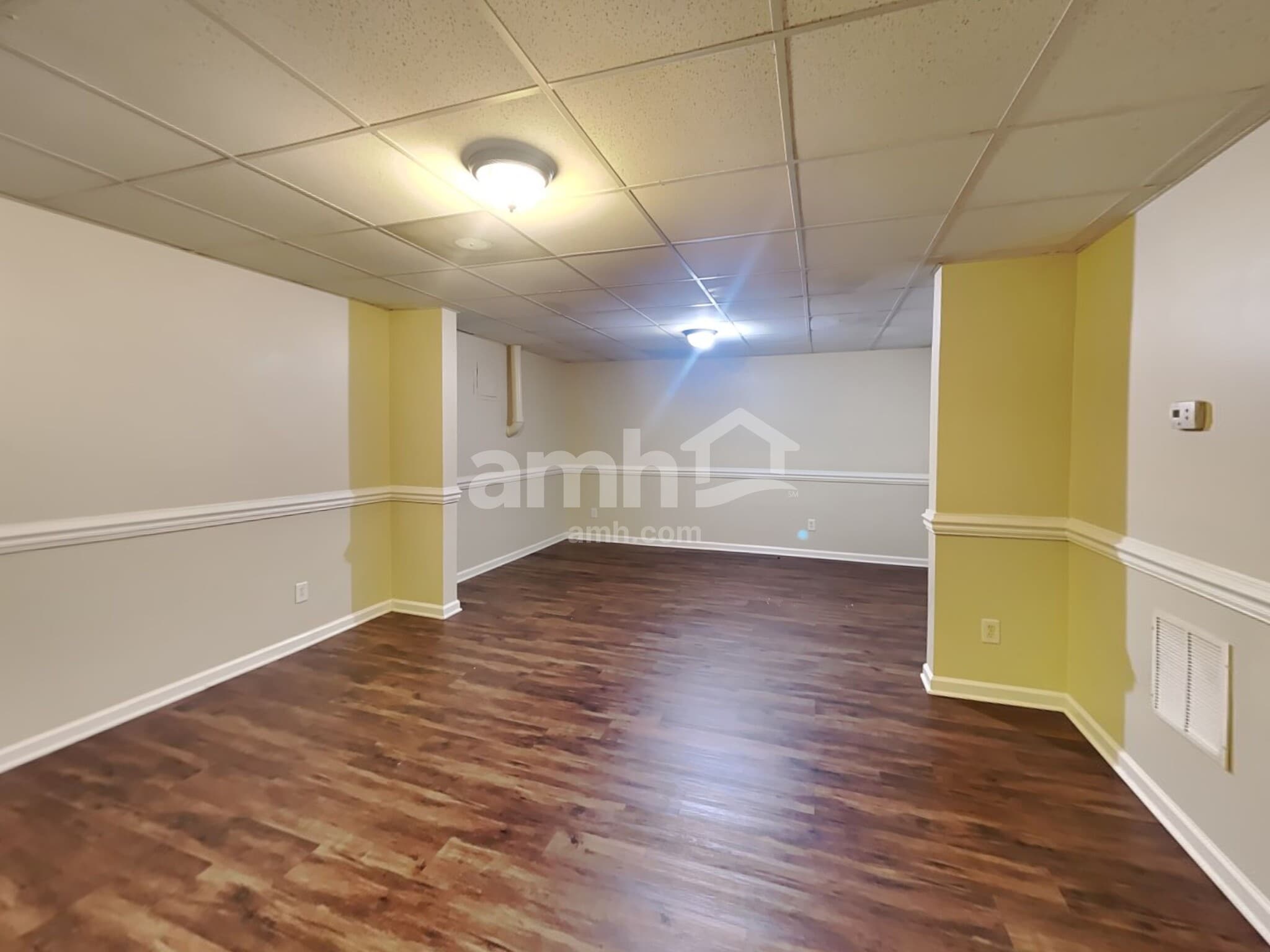 Building Photo - 1509 Locomotive Dr NE