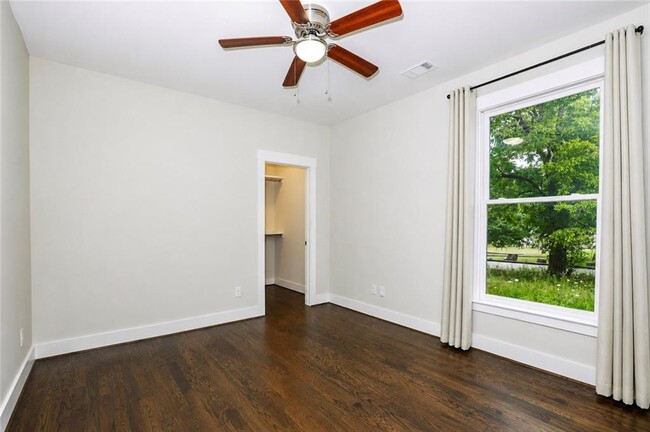 Building Photo - 802 Lowndes Ave SW