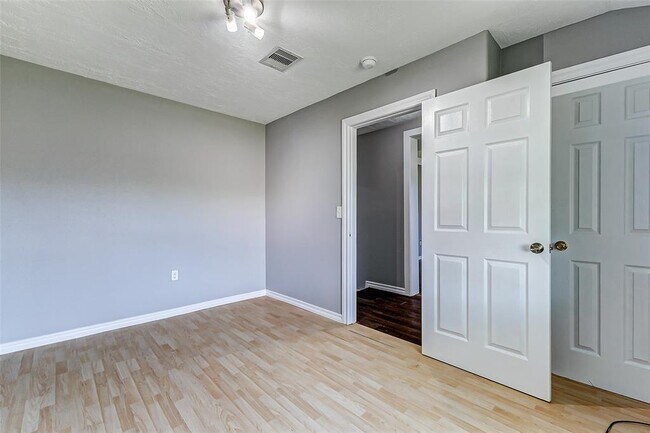 Building Photo - 6223 Lavender St