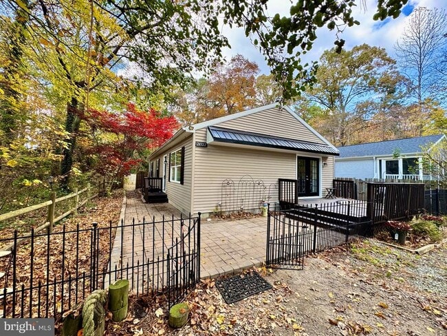 Building Photo - 24322 Canal Dr