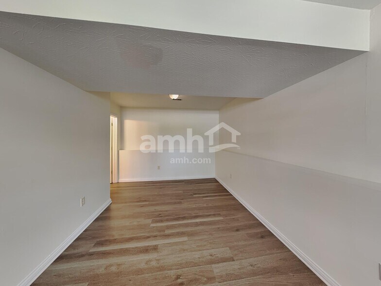 Building Photo - 599 Astoria Ct