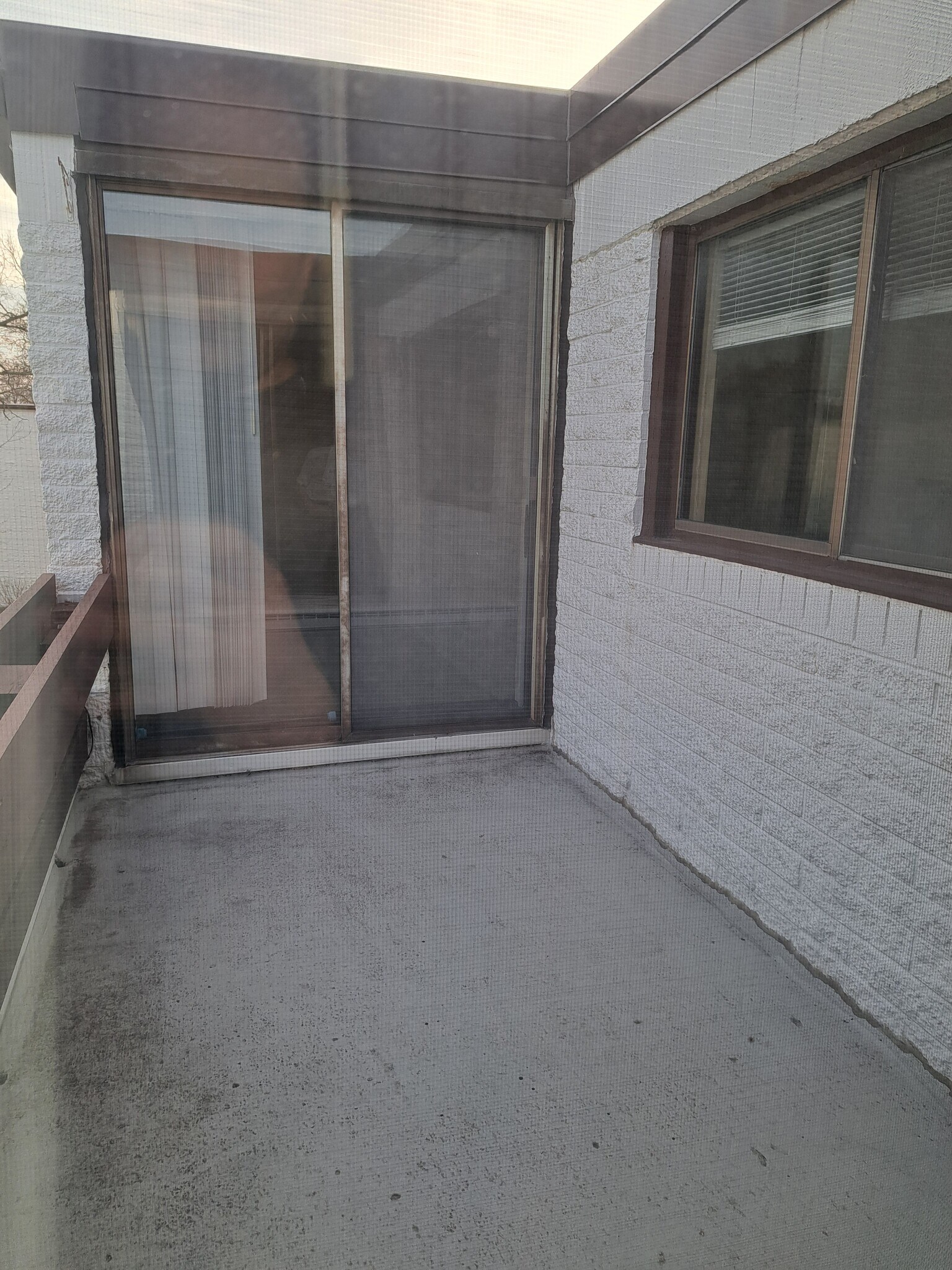 Building Photo - 334 W Miner St