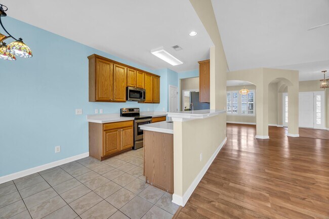 Building Photo - 101 Zinnia Dr