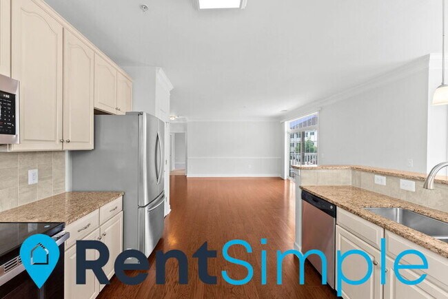 Building Photo - 15221 Royal Crest Dr
