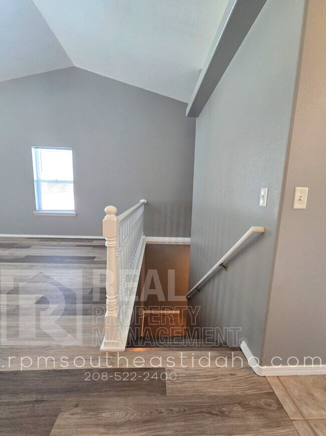 Building Photo - Spacious & Updated 4 Bedroom, 3 Bathroom Twin Home in Ammon (Idaho Falls) for Rent by Real Proper...
