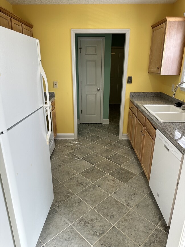 Building Photo - 134 Annie Rd