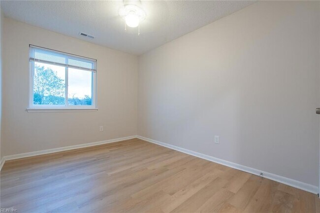 Building Photo - 1567 Sword Dancer Dr