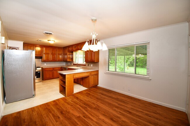 Building Photo - 3707 E 29th St