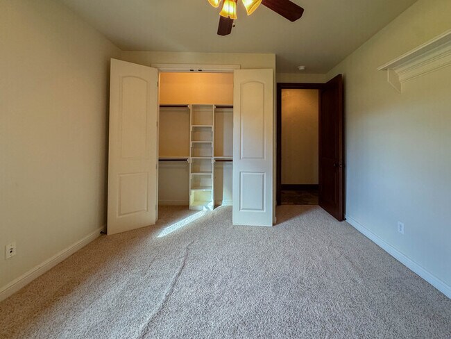 Building Photo - 1559 E Blackjack Rd E