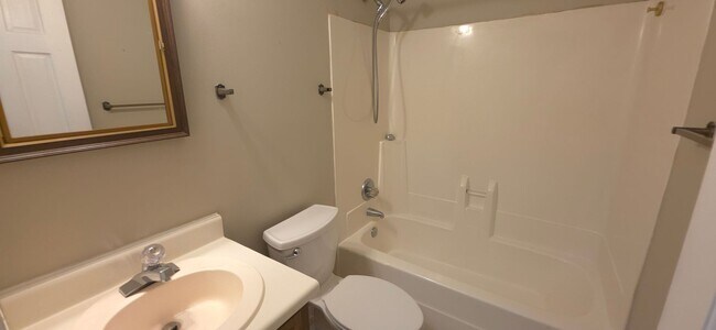 Building Photo - Beautiful Home in Tucker