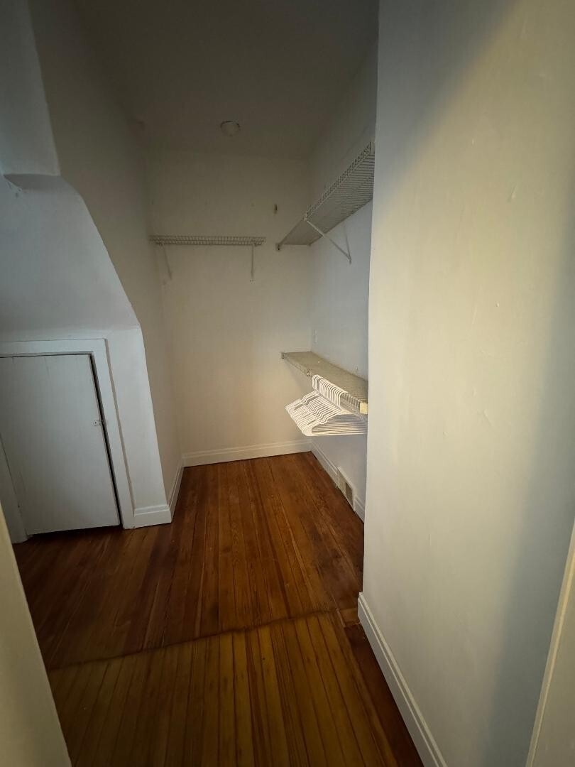 walk in closet BR1 - 1831 W Nelson St