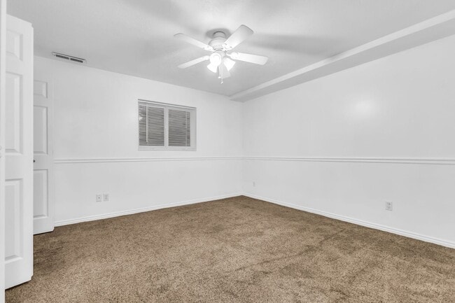 Building Photo - Charming Farmington Home in Peaceful Cul-de-Sac - Newly Painted Cabinets