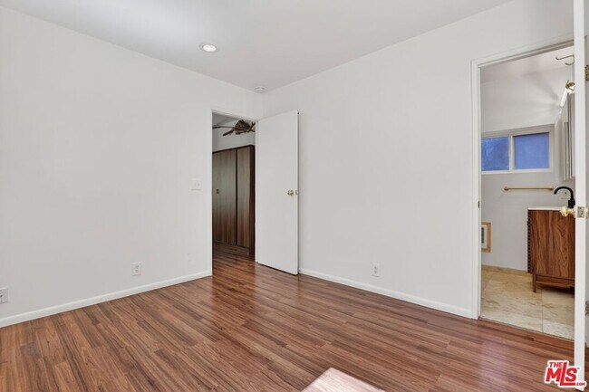 Building Photo - 21549 Summit Trail