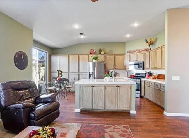 Building Photo - 2085 Pinehurst Ct