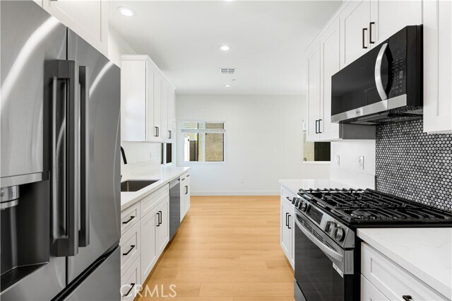 Building Photo - 4042 Somers Ave