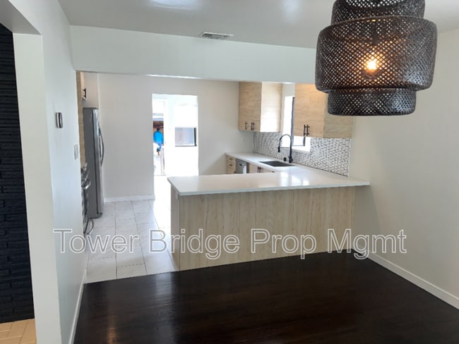 Building Photo - 5724 Callister Ave