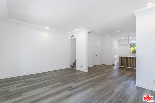Building Photo - 8818 Rangely Ave