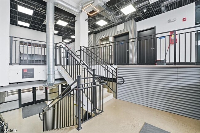 Building Photo - 475 S Jefferson St