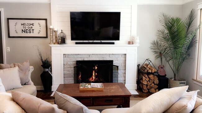 Family Room - 3554 Abbott Ave N