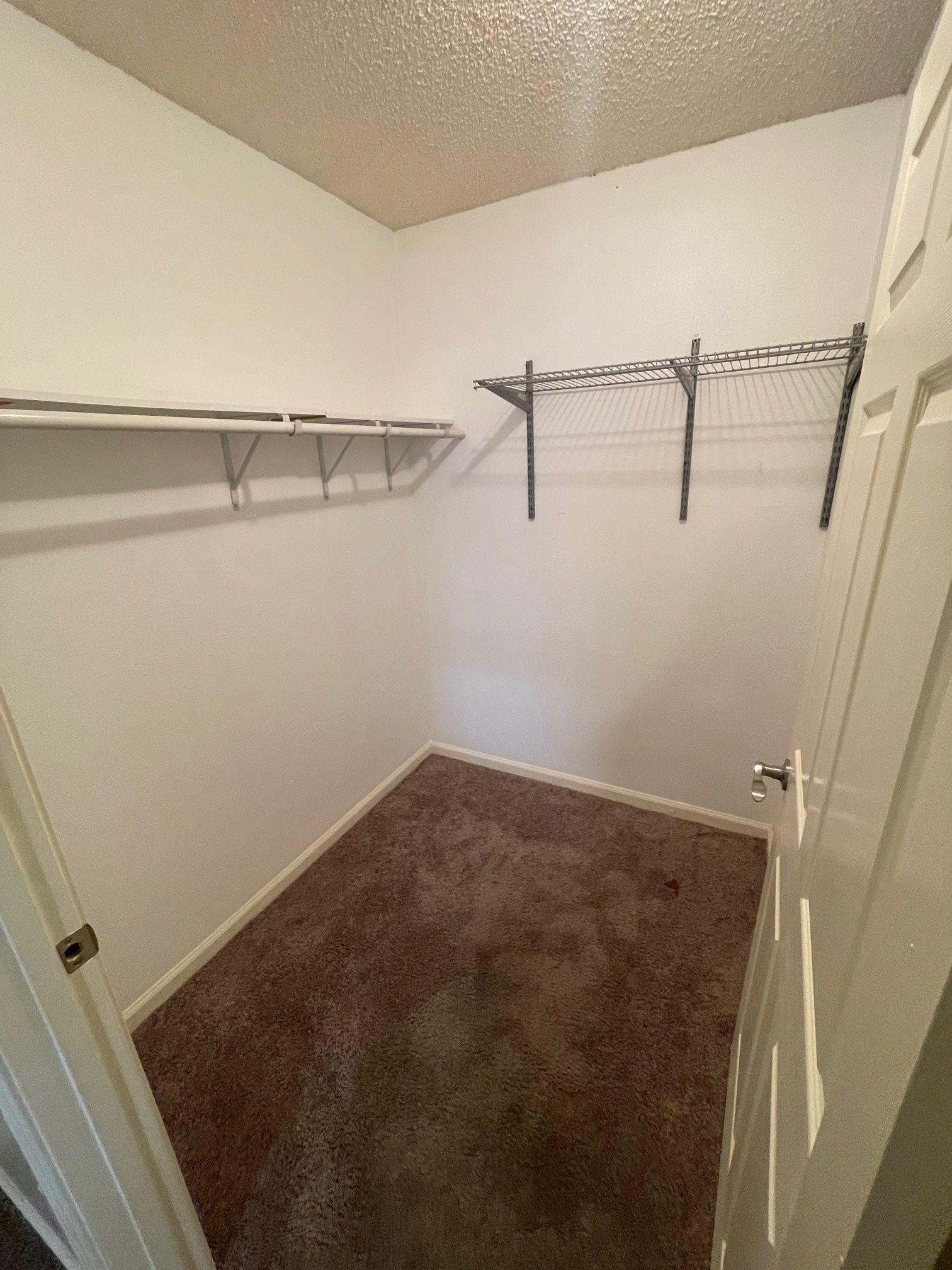 Building Photo - 4606 Wood Ave