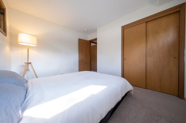 Building Photo - 4517 W 113th St