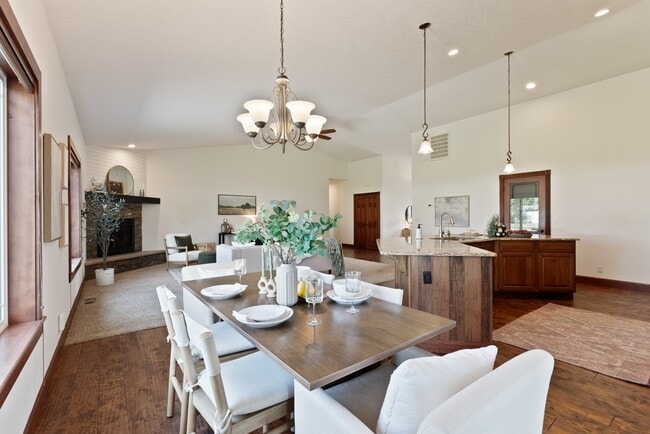 Building Photo - 1981 W Twinkling Star Rd