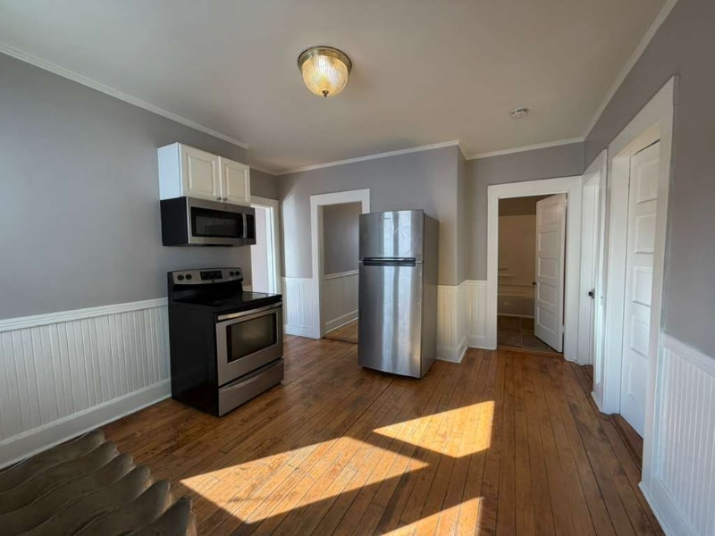 Building Photo - 246 Rogers St