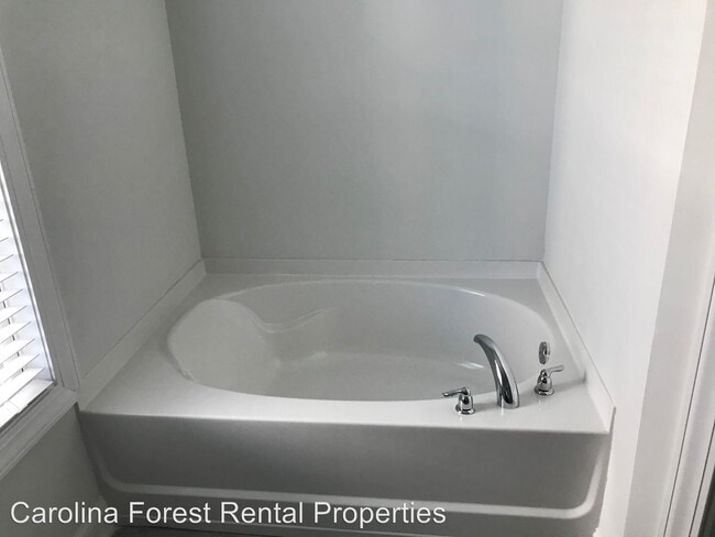 Building Photo - 5 br, 3.5 bath House - 5624 Camilla Court