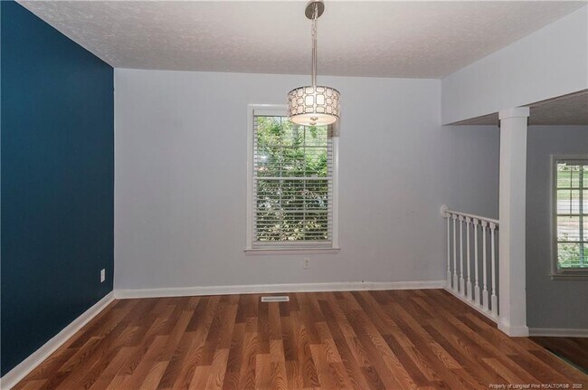 Building Photo - 1302 Kienast Dr