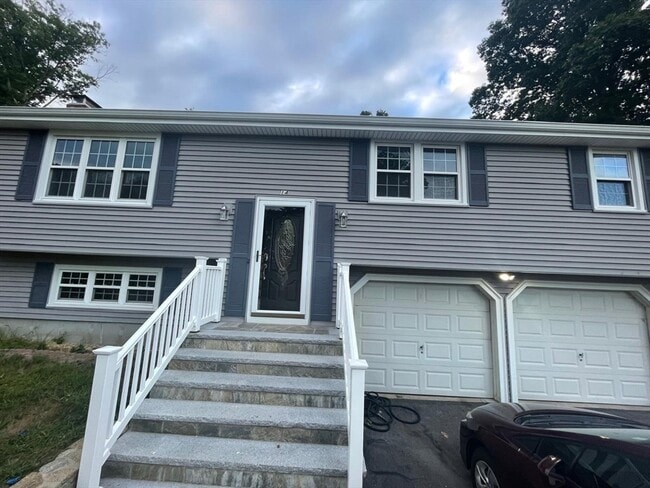 Building Photo - 14 Elizabeth Rd