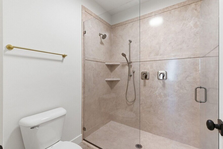 Building Photo - 6831 Dairy Hill Ct