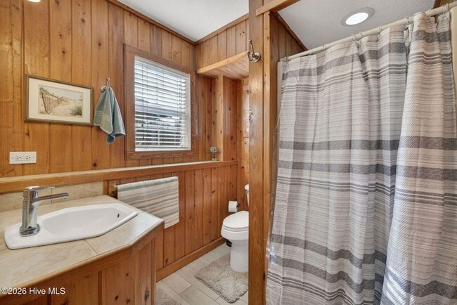 Building Photo - UNIQUE FURNISHED APARTMENTS WITH CUSTOM WOODWORK