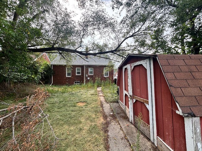 Building Photo - 16898 Lilac St