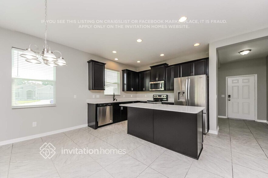 Building Photo - 3930 Wind Dancer Cir