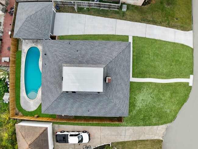 Building Photo - 14007 Overbrook Ln