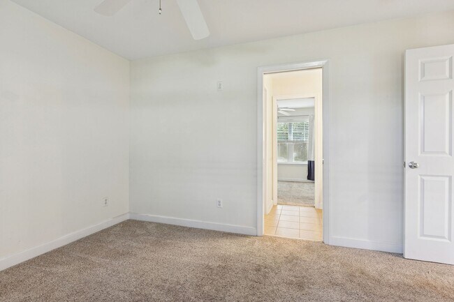 Building Photo - Chic's Beach Updated Rental!