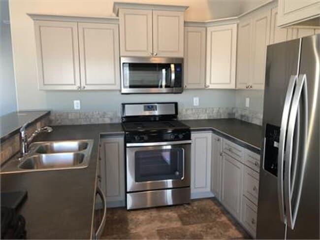 Building Photo - Beautiful 3 bedroom 2 bath house in Bozeman with a fenced yard