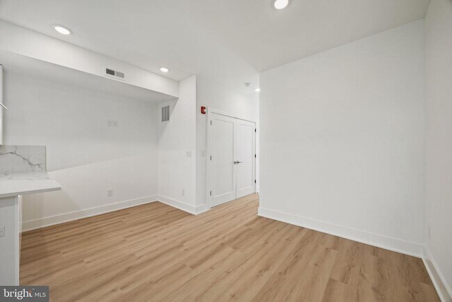 Building Photo - 2204 N 2nd St