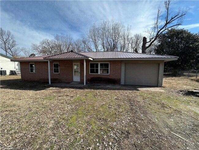 Building Photo - 2100 Magnolia Bend