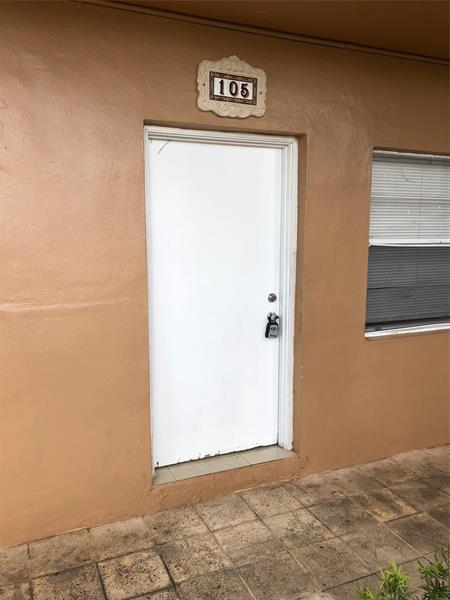 Building Photo - 110 SE 2nd St