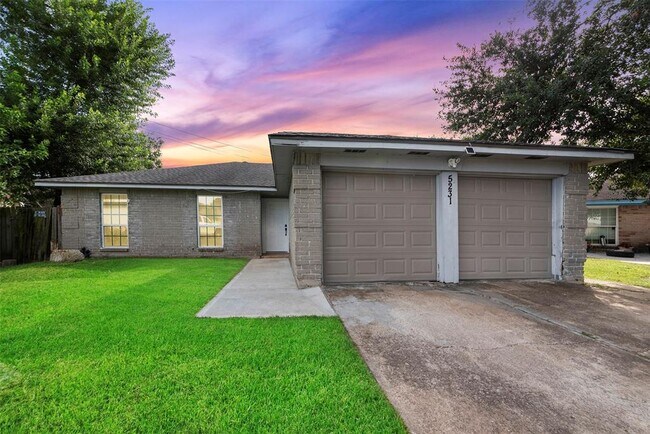 Building Photo - 5231 Wickview Ln